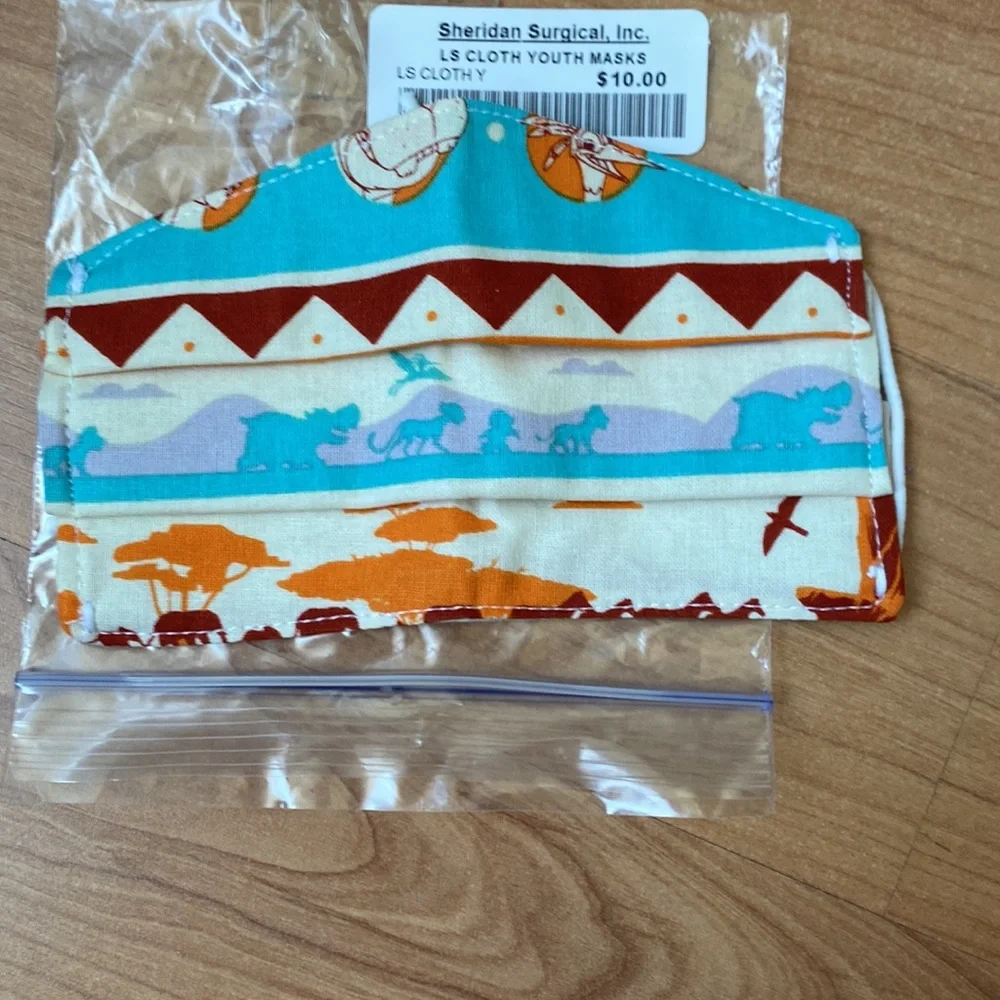 NWT set of 2 child face mask balloon unicorn animal savannah lion king